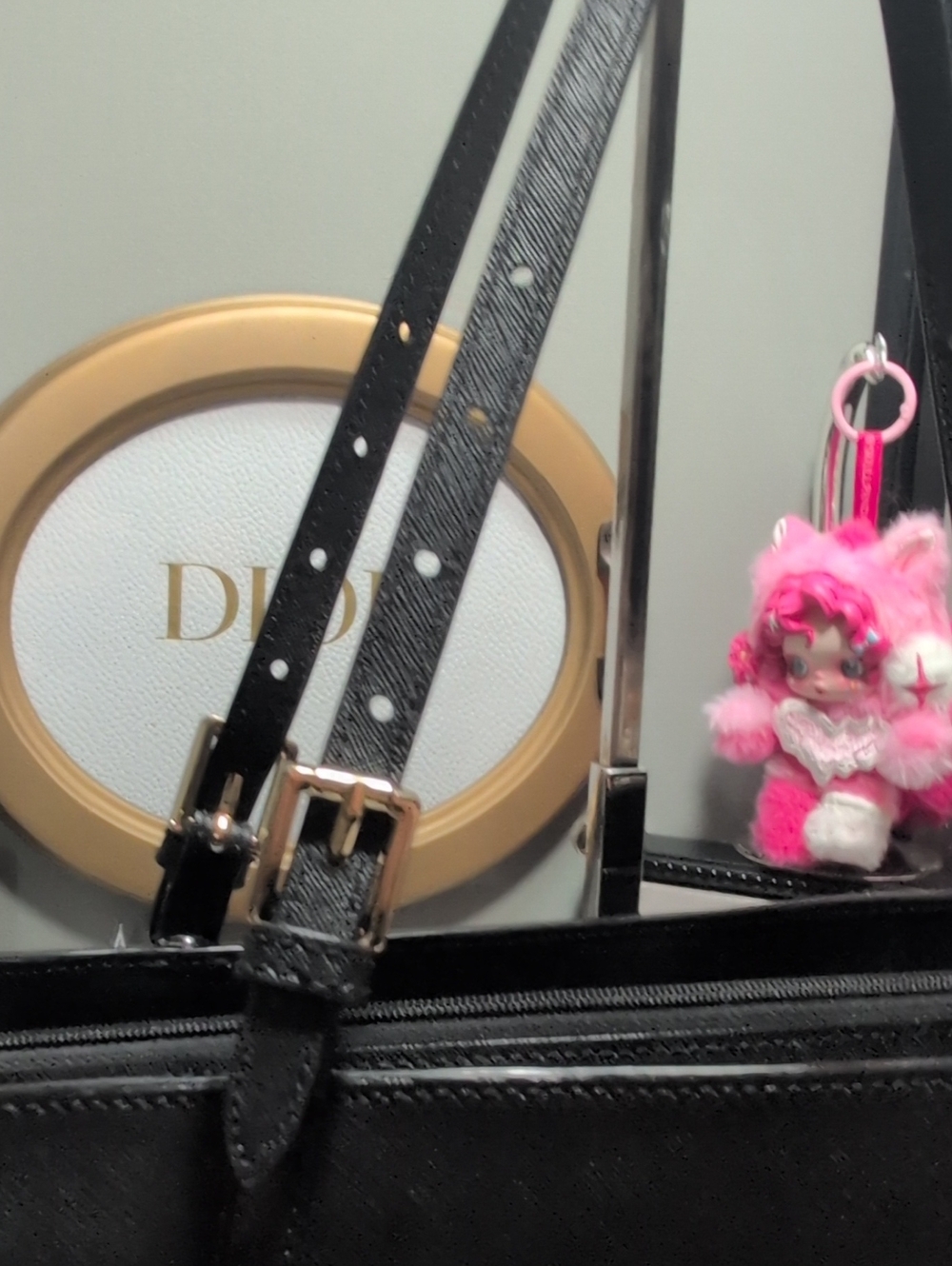 Tory Burch York large Buckle Tote Bag with Black saffiano leather and gold ๐ฅ๐ฅ - Picture 9 of 16